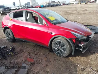 2021 Tesla Model Y Long Range with VIN 5YJYGDEE3MF212845, listed as a IAAI auction lot 41864260 with 43,451 mi miles. Bid and sale history available at carsss.com. Image 1.