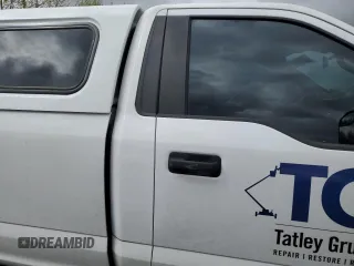 2019 Ford F-150 XL z VIN 1FTMF1C59KKD92917, wystawiony jako Copart lot #52052585 z przebiegiem 73 251 mil mil oraz Szkoda całkowita • Salvage title. Historia ofert i sprzedaży dostępna na DreamBid. Obrazek 10.