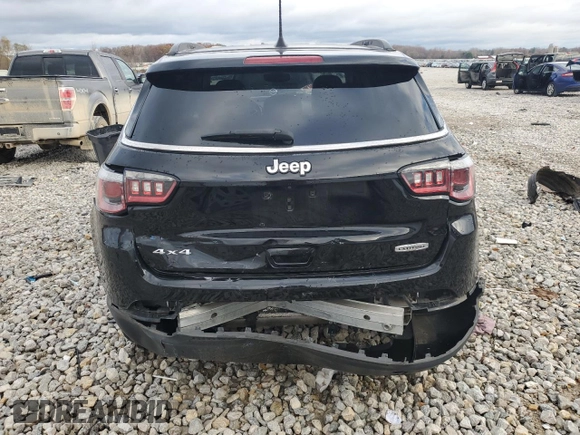 2018 Jeep Compass Latitude z VIN 3C4NJDBB9JT232917, wystawiony jako Copart lot #79050354 z przebiegiem 79 885 mil mil oraz Czysty tytuł • Clean title. Historia ofert i sprzedaży dostępna na DreamBid. Obrazek 6.
