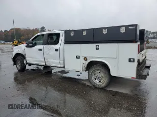 2020 Ford Super Duty F-250 SRW XL with VIN 1FD7W2B60LEC25189, listed as a Copart auction lot 80825054 with 0 mi miles and Salvage Title. Bid and sale history available at carsss.com. Image 2.