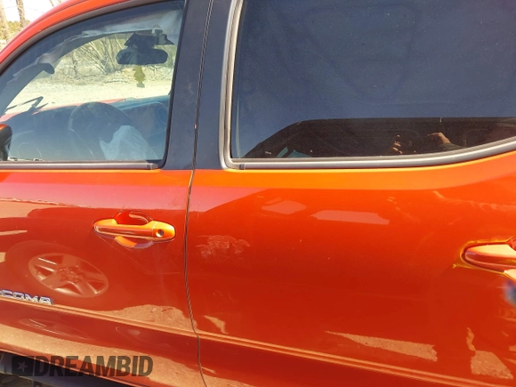 2018 Toyota Tacoma SR5 with VIN 5TFAZ5CN5JX066115, listed as a IAAI auction lot 41816133 with 70,283 mi miles and . Bid and sale history available at DreamBid. Image 14.