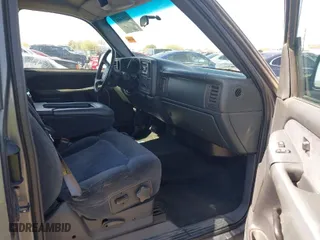 2001 Chevrolet Silverado 1500 LS with VIN 2GCEC19V411309090, listed as a IAAI auction lot 41693056 with 174,262 mi miles. Bid and sale history available at carsss.com. Image 5.