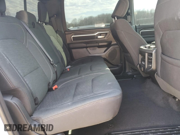 2025 Ram 1500 Big Horn z VIN 1C6RREFG4SN586522, wystawiony jako Copart lot #47024205 z przebiegiem 10 108 mil mil oraz Szkoda całkowita • Salvage title. Historia ofert i sprzedaży dostępna na DreamBid. Obrazek 10.