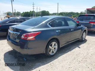 2013 Nissan Altima SV with VIN 1N4AL3APXDN440010, listed as a IAAI auction lot 42164381 with 283,119 mi miles and . Bid and sale history available at carsss.com. Image 4.