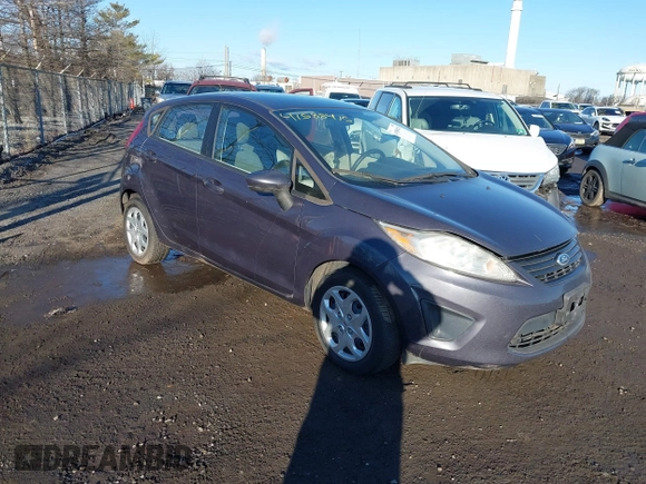 2013 Ford Fiesta S z VIN 3FADP4TJ5DM164278, wystawiony jako IAAI lot #41588415 z przebiegiem 13 403 mil mil oraz . Historia ofert i sprzedaży dostępna na DreamBid. Obrazek 1.