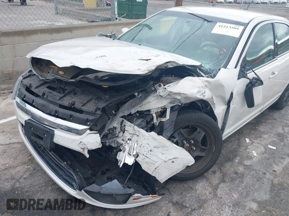 2011 Ford Fusion SE with VIN 3FAHP0HA1BR343100, listed as a IAAI auction lot 41513501 with 92,531 mi miles and . Bid and sale history available at carsss.com. Image 6.