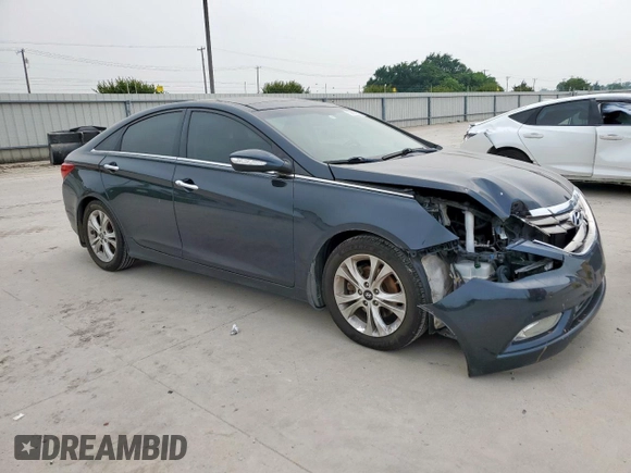2013 Hyundai Sonata Limited z VIN 5NPEC4AC4DH712436, wystawiony jako Copart lot #55655205 z przebiegiem 154 391 mil mil oraz Szkoda całkowita • Salvage title. Historia ofert i sprzedaży dostępna na DreamBid. Obrazek 4.
