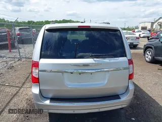 2012 Chrysler Town & Country Touring z VIN 2C4RC1BG8CR107225, wystawiony jako IAAI lot #42092759 z przebiegiem 132 797 mil mil oraz . Historia ofert i sprzedaży dostępna na DreamBid. Obrazek 16.