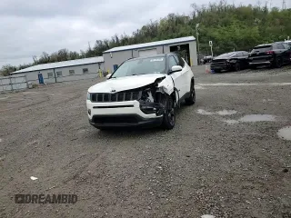 2019 Jeep Compass Altitude z VIN 3C4NJDBB5KT834215, wystawiony jako Copart lot #54130345 z przebiegiem 1 660 mil mil oraz Szkoda całkowita • Salvage title. Historia ofert i sprzedaży dostępna na DreamBid. Obrazek 14.