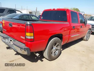 2005 GMC Sierra 1500 SLE z VIN 2GTEC13T951199456, wystawiony jako IAAI lot #41713285 z przebiegiem 219 386 mil mil oraz . Historia ofert i sprzedaży dostępna na DreamBid. Obrazek 4.