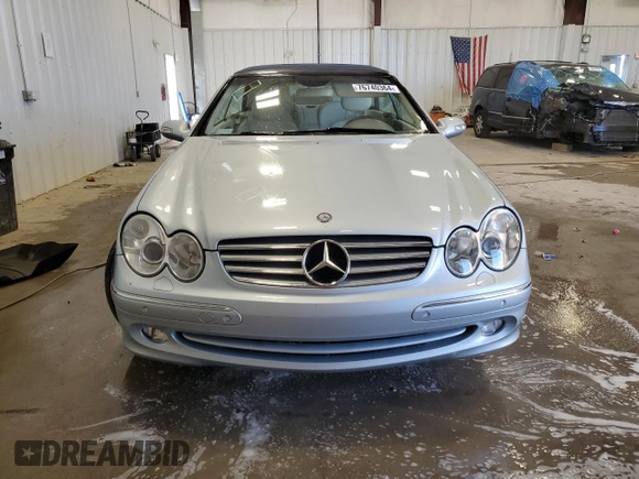 2005 Mercedes-Benz CLK-Class 3.2L with VIN WDBTK65G95T045376, listed as a Copart auction lot 76740364 with 57,687 mi miles and Non Repairable. Bid and sale history available at carsss.com. Image 5.