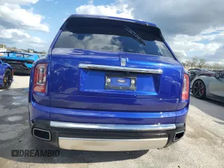 2023 Rolls-Royce Cullinan z VIN SLATV4C00PU216605, wystawiony jako Copart lot #74923524 z przebiegiem 13 428 mil mil oraz Nie do naprawy. Historia ofert i sprzedaży dostępna na DreamBid. Obrazek 6.