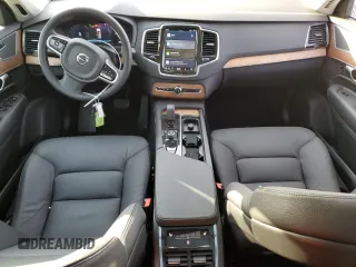 2025 Volvo XC90 Plus with VIN YV4062PE6S1342140, listed as a Copart auction lot 42954285 with 4,584 mi miles and Clean Title. Bid and sale history available at DreamBid. Image 8.