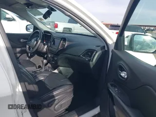 2019 Jeep Cherokee Latitude Plus с VIN 1C4PJLLB7KD479071, выставлен на аукционе IAAI как лот 41799168 с пробегом 102 665 миль миль и . История ставок и продаж доступна на DreamBid. Изображение 5.