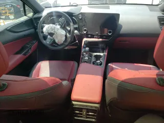 2024 Lexus NX 350h Luxury z VIN JTJHKCEZXR5011784, wystawiony jako Copart lot #56681165 z przebiegiem 5 516 mil mil oraz Szkoda całkowita • Salvage title. Historia ofert i sprzedaży dostępna na DreamBid. Obrazek 8.