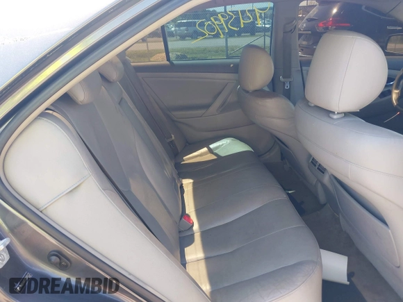 2007 Toyota Camry z VIN JTNBB46K573005122, wystawiony jako IAAI lot #42139902 z przebiegiem 251 304 mil mil oraz . Historia ofert i sprzedaży dostępna na DreamBid. Obrazek 8.