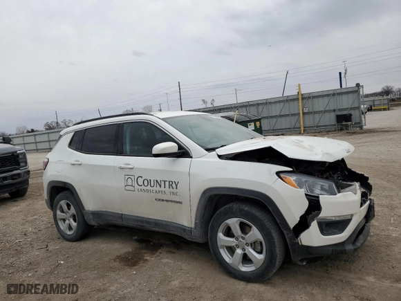 2020 Jeep Compass Latitude with VIN 3C4NJDBB8LT101108, listed as a Copart auction lot 47599915 with 69,904 mi miles and Salvage Title. Bid and sale history available at carsss.com. Image 4.