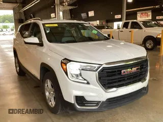 2022 GMC Terrain SLE with VIN 3GKALMEV9NL212210, listed as a IAAI auction lot 42200417 with 71,097 mi miles. Bid and sale history available at carsss.com. Image 1.
