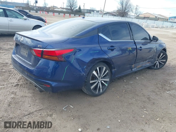 2019 Nissan Altima SR with VIN 1N4BL4CV8KC242508, listed as a IAAI auction lot 41704650 with 121,362 mi miles and . Bid and sale history available at carsss.com. Image 4.