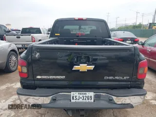 2005 Chevrolet Silverado 1500 Z71 with VIN 1GCEK19B95Z142179, listed as a IAAI auction lot 42203353 with 225,869 mi miles and . Bid and sale history available at DreamBid. Image 16.