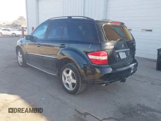 2008 Mercedes-Benz M 550 with VIN 4JGBB72E88A375401, listed as a IAAI auction lot 41748376 with 97,784 mi miles and . Bid and sale history available at carsss.com. Image 3.