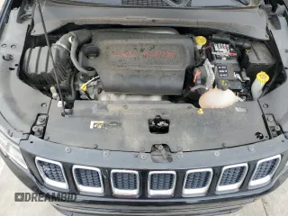 2019 Jeep Compass Latitude z VIN 3C4NJDBB9KT776299, wystawiony jako Copart lot #55174995 z przebiegiem 84 482 mil mil oraz Czysty tytuł • Clean title. Historia ofert i sprzedaży dostępna na DreamBid. Obrazek 12.