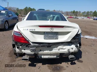2012 Mercedes-Benz SLK 350 z VIN WDDPK5HA2CF040431, wystawiony jako IAAI lot #42066002 z przebiegiem 98 016 mil mil oraz . Historia ofert i sprzedaży dostępna na DreamBid. Obrazek 17.