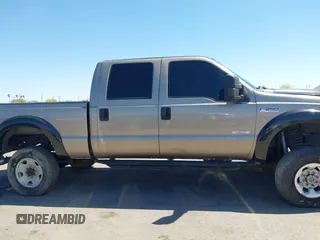 2006 Ford F-250 XL z VIN 1FTSW21P06EA12272, wystawiony jako IAAI lot #42101086 z przebiegiem 247 602 mil mil oraz . Historia ofert i sprzedaży dostępna na DreamBid. Obrazek 14.