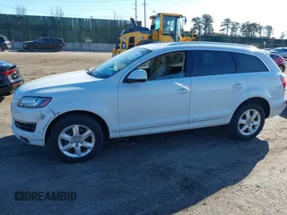 2015 Audi Q7 3.0T Premium Plus with VIN WA1LGAFE0FD008032, listed as a IAAI auction lot 41690210 with 92,690 mi miles. Bid and sale history available at carsss.com. Image 14.