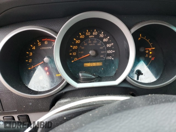 2008 Toyota 4Runner SR5 z VIN JTEBU14R58K029677, wystawiony jako Copart lot #48015485 z przebiegiem 251 517 mil mil oraz Czysty tytuł • Clean title. Historia ofert i sprzedaży dostępna na DreamBid. Obrazek 9.