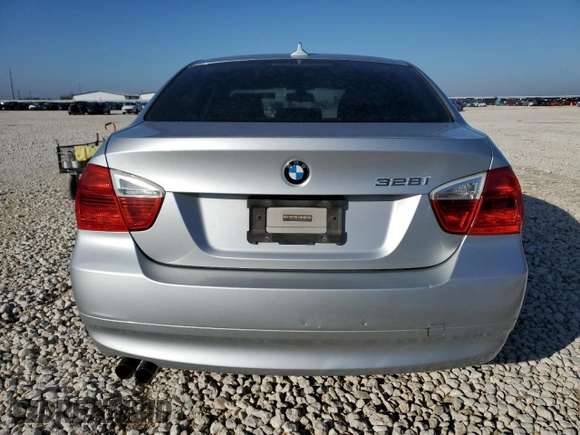 2007 BMW 3 Series 328i with VIN WBAVC53507FZ80268, listed as a Copart auction lot 45390785 with 129,515 mi miles and Clean title. Bid and sale history available at DreamBid. Image 6.