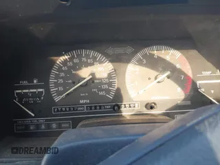 1987 Nissan 300ZX z VIN JN1HZ14S6HX214121, wystawiony jako IAAI lot #42204712 z przebiegiem 218 637 mil mil oraz . Historia ofert i sprzedaży dostępna na DreamBid. Obrazek 7.
