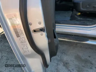 2018 Ram 1500 SLT z VIN 1C6RR6GG1JS206007, wystawiony jako Copart lot #50151835 z przebiegiem 118 194 mil mil oraz Szkoda całkowita • Salvage title. Historia ofert i sprzedaży dostępna na DreamBid. Obrazek 14.