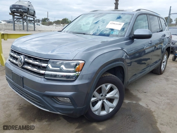 2018 Volkswagen Atlas 3.6L V6 SE with VIN 1V2LR2CA4JC560878, listed as a IAAI auction lot 42064189 with 142,834 mi miles. Bid and sale history available at carsss.com. Image 17.