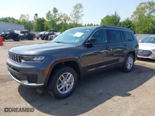 2023 Jeep Grand Cherokee L Altitude with VIN 1C4RJKAG3P8828504, listed as a IAAI auction lot 37537322 with 5,366 mi miles. Bid and sale history available at carsss.com. Image 2.