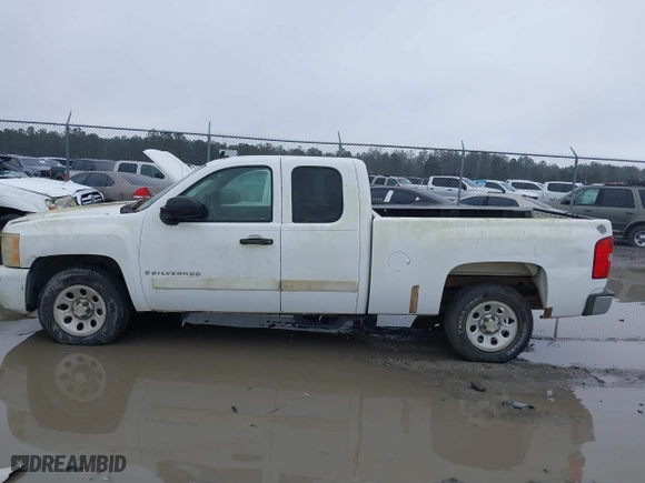 2007 Chevrolet Silverado 1500 Work Truck with VIN 1GCEC19CX7Z530028, listed as a IAAI auction lot 41756985 with 316,348 mi miles. Bid and sale history available at carsss.com. Image 15.