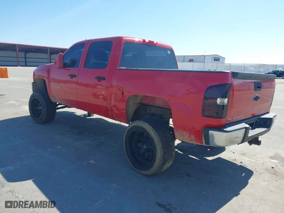 2011 Chevrolet Silverado 1500 LT with VIN 3GCPKSE31BG403653, listed as a IAAI auction lot 41764157 with 207,967 mi miles. Bid and sale history available at carsss.com. Image 3.