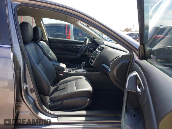 2018 Nissan Altima 2.5 SR with VIN 1N4AL3AP7JC475451, listed as a IAAI auction lot 41814760 with 38,440 mi miles. Bid and sale history available at carsss.com. Image 5.