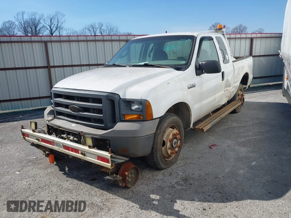 2005 Ford F-350 with VIN 1FTSX315X5EC34141, listed as a IAAI auction lot 41645453 with 498,863 mi miles and . Bid and sale history available at DreamBid. Image 17.