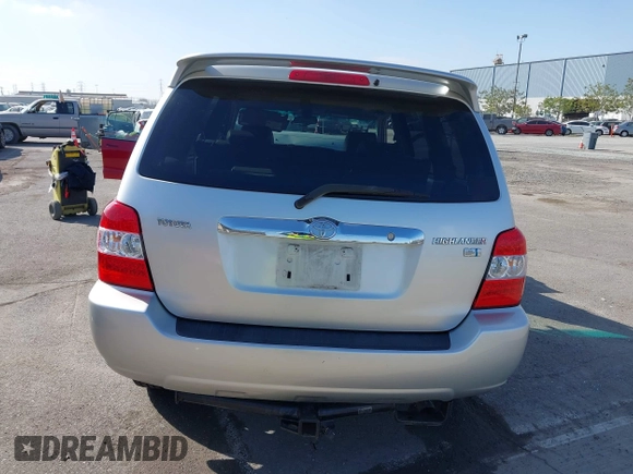 2006 Toyota Highlander Hybrid with VIN JTEDW21A560003550, listed as a IAAI auction lot 42083364 with 147,486 mi miles. Bid and sale history available at carsss.com. Image 16.