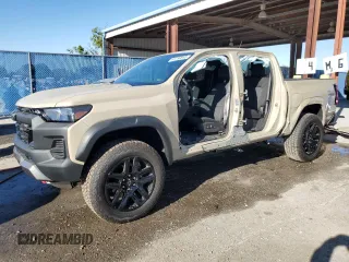 2024 Chevrolet Colorado 4WD Trail Boss z VIN 1GCPTEEK2R1219028, wystawiony jako Copart lot #48799855 z przebiegiem 1 049 mil mil oraz Szkoda całkowita • Salvage title. Historia ofert i sprzedaży dostępna na DreamBid. Obrazek 1.