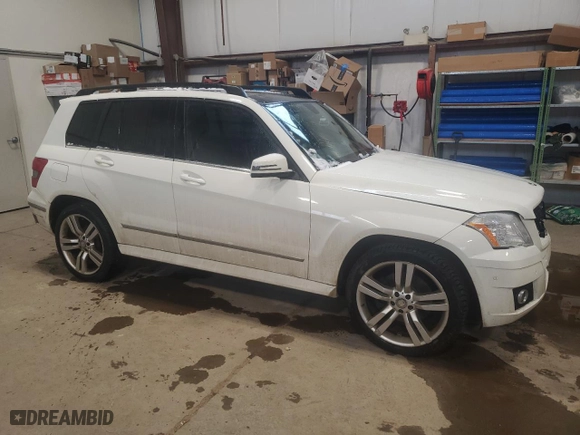 2010 Mercedes-Benz GLK-Class GLK 350 with VIN WDCGG8HBXAF335113, listed as a Copart auction lot 48810605 with NaN miles and Salvage Title. Bid and sale history available at carsss.com. Image 4.