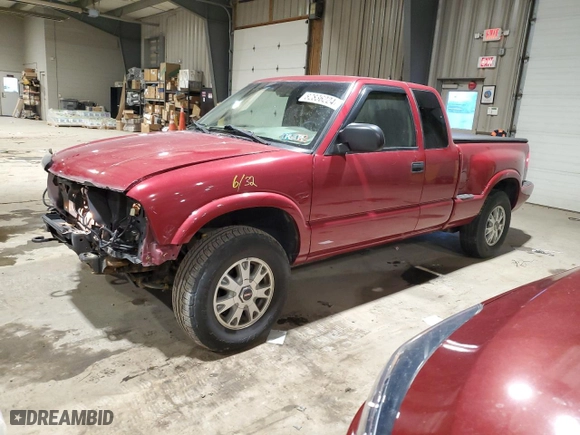 2003 GMC Sonoma SLS with VIN 1GTDT19X938112963, listed as a Copart auction lot 82836224 with 94,490 mi miles and Salvage Title. Bid and sale history available at carsss.com. Image 1.