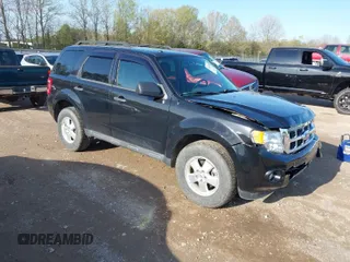 2011 Ford Escape XLT with VIN 1FMCU9DG3BKB52175, listed as a IAAI auction lot 41961760 with 68,057 mi miles. Bid and sale history available at carsss.com. Image 1.