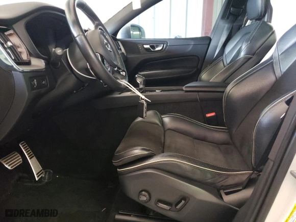 2018 Volvo XC60 R-Design with VIN YV4A22RM1J1036921, listed as a Copart auction lot 57869633 with 96,975 mi miles. Bid and sale history available at carsss.com. Image 7.