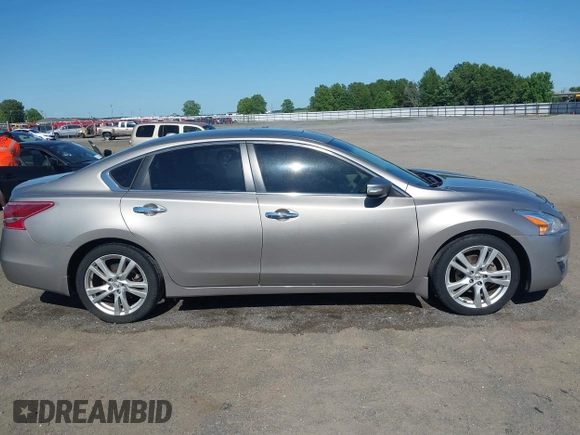2013 Nissan Altima SL z VIN 1N4BL3AP3DC288653, wystawiony jako IAAI lot #42304043 z przebiegiem 108 640 mil mil oraz . Historia ofert i sprzedaży dostępna na DreamBid. Obrazek 13.