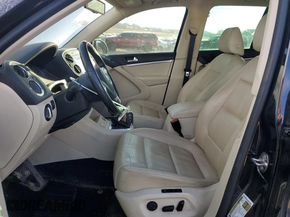 2013 Volkswagen Tiguan SEL with VIN WVGBV3AX3DW058934, listed as a Copart auction lot 44268365 with 112,453 mi miles and Salvage Title. Bid and sale history available at DreamBid. Image 7.