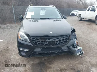 2015 Mercedes-Benz M 400 with VIN 4JGDA5GB3FA565277, listed as a IAAI auction lot 41590051 with 75,980 mi miles and . Bid and sale history available at DreamBid. Image 13.