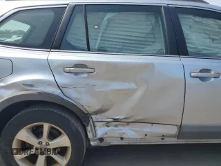 2014 Subaru Outback 2.5i with VIN 4S4BRBAC1E3208876, listed as a Copart auction lot 58860945 with 125,140 mi miles and Salvage title. Bid and sale history available at DreamBid. Image 11.