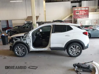 2022 Buick Encore GX Select с VIN KL4MMESL9NB011479, выставлен на аукционе IAAI как лот 42105662 с пробегом 33 823 миль миль и . История ставок и продаж доступна на DreamBid. Изображение 15.